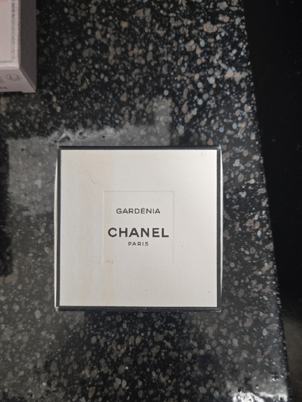 Samples Of CHANEL White Gardenia Box, Cartier, DIOR, AND TOM FORD - Picture 2 of 8
